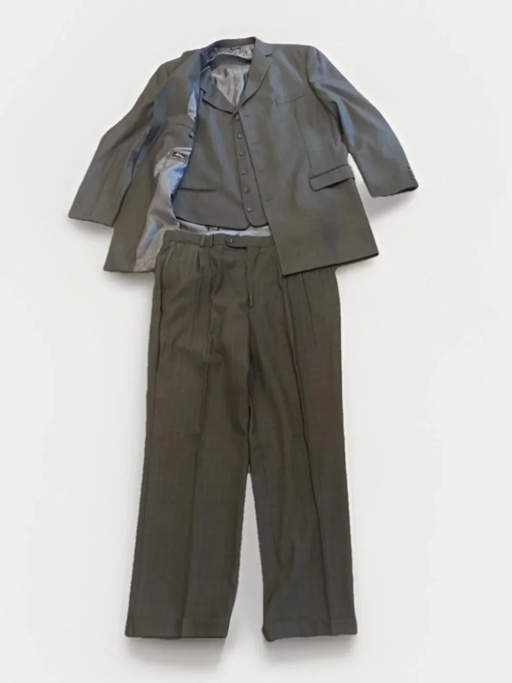 Caravelli Mens 3 Piece Gray Windowpane Suit 46L Jacket Vest 40L Pants Designer